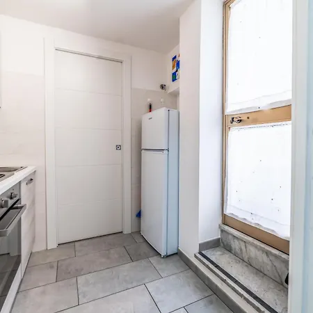 Benedetta Flat - Metropigneto & Tram - Free Wi-fi