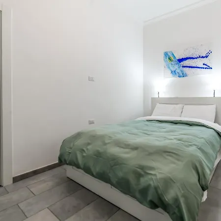 Apartment Benedetta Flat - Metropigneto & Tram - Free Wi-fi Rom