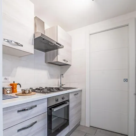 Benedetta Flat - Metropigneto & Tram - Free Wi-fi
