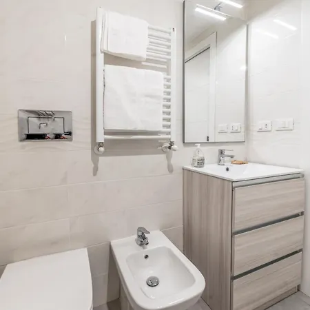 Apartment Benedetta Flat - Metropigneto & Tram - Free Wi-fi *